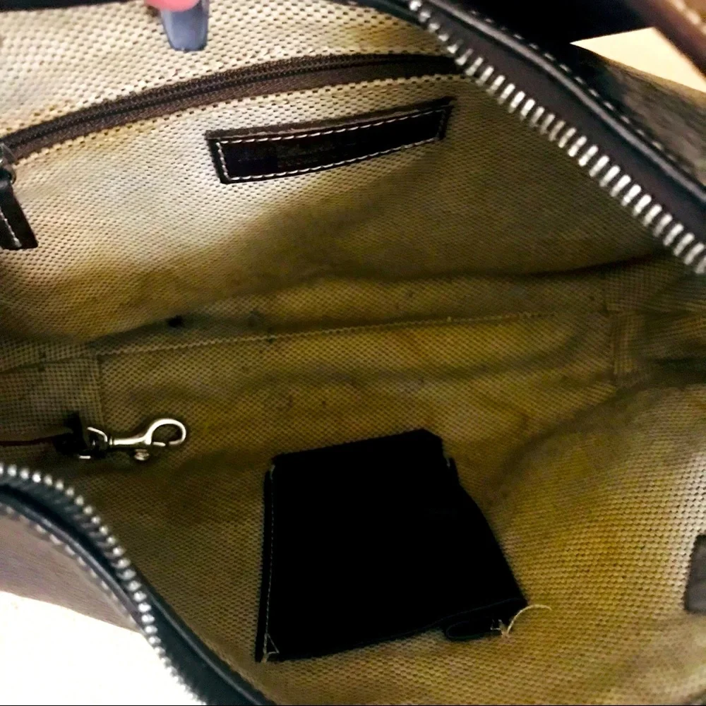 Dooney & Bourke classic dooney